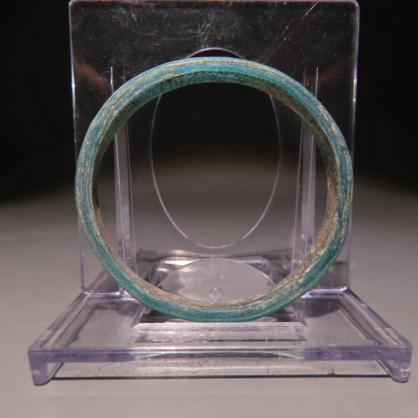 Bracelet in ancient Roman skla. 1. – 3. century AD